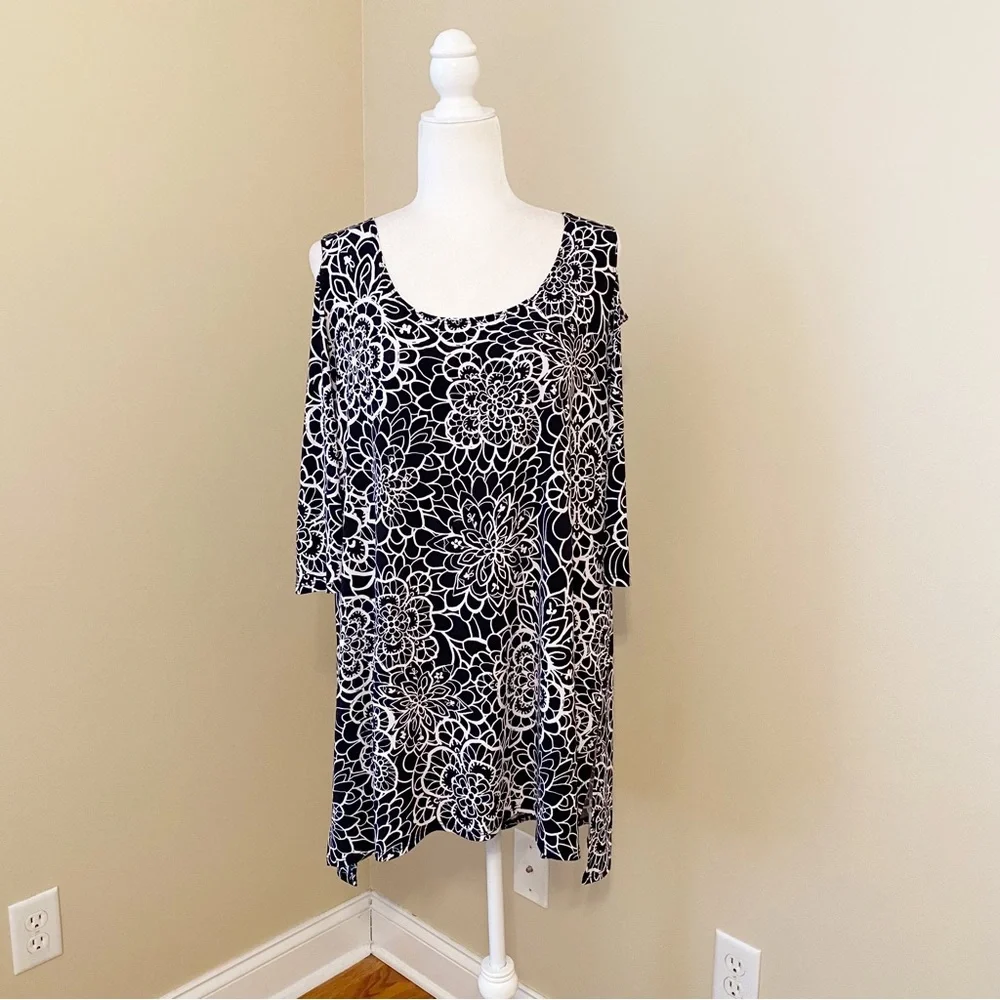 Clara Sun Woo Cold Shoulder Black and White Tunic Top - XL